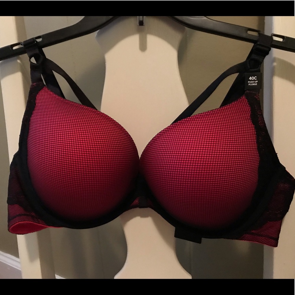 NWT Sexy Push Up Plunge Bra from Torrid 40C